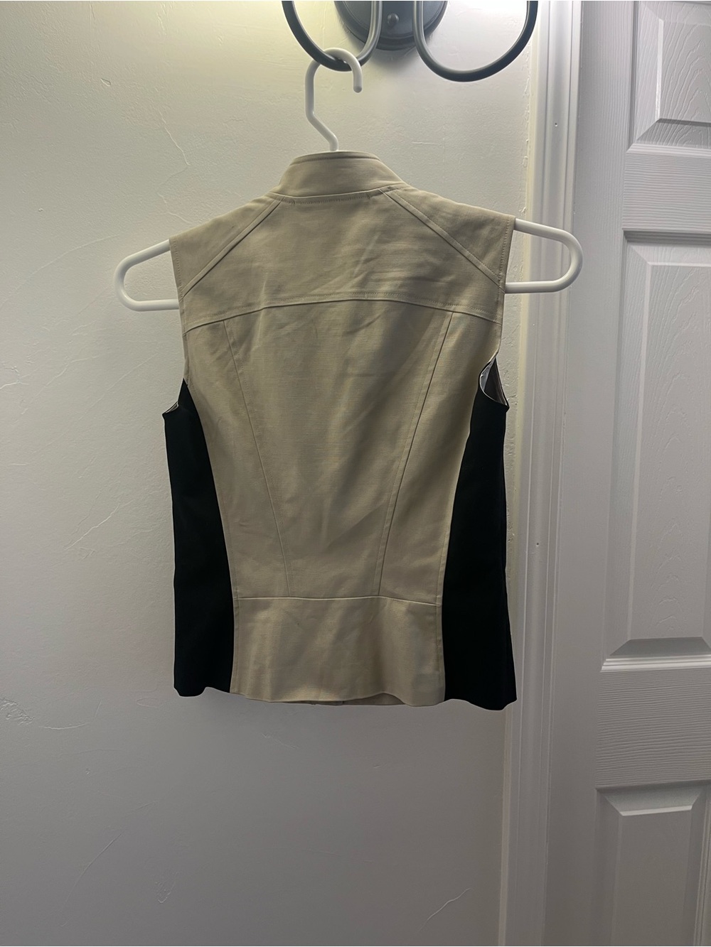 Tahari Two-Tone Beige and Black Sleeveless Vest